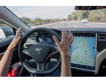 Tesla распространит видеомониторинг водителя на новые модели